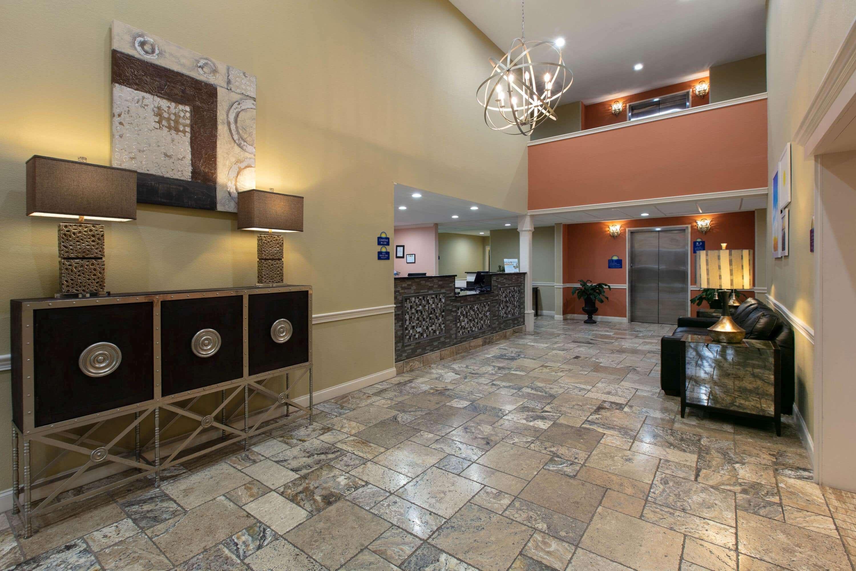 Days Inn & Suites By Wyndham Florence/Jackson Area Bagian luar foto