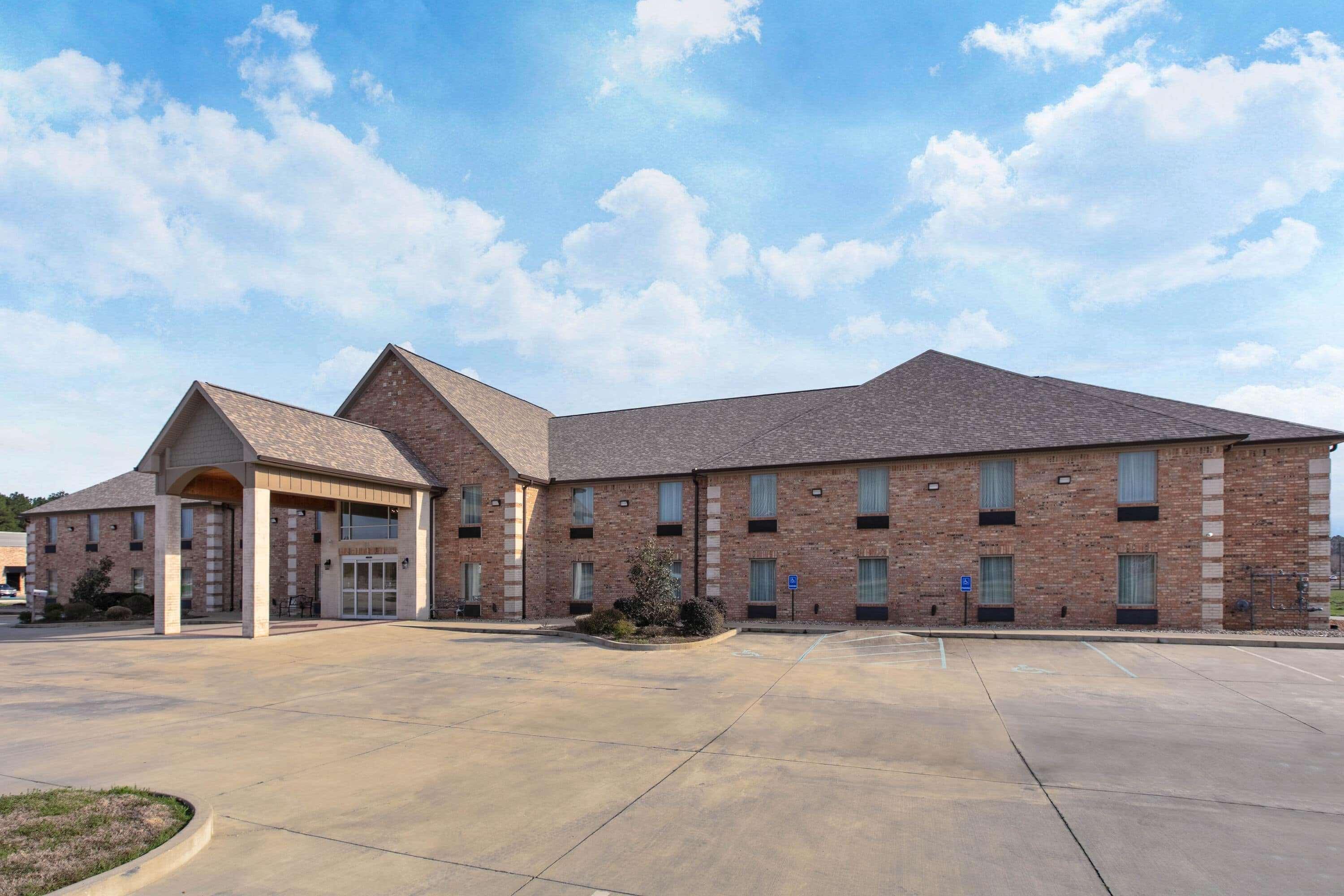 Days Inn & Suites By Wyndham Florence/Jackson Area Bagian luar foto