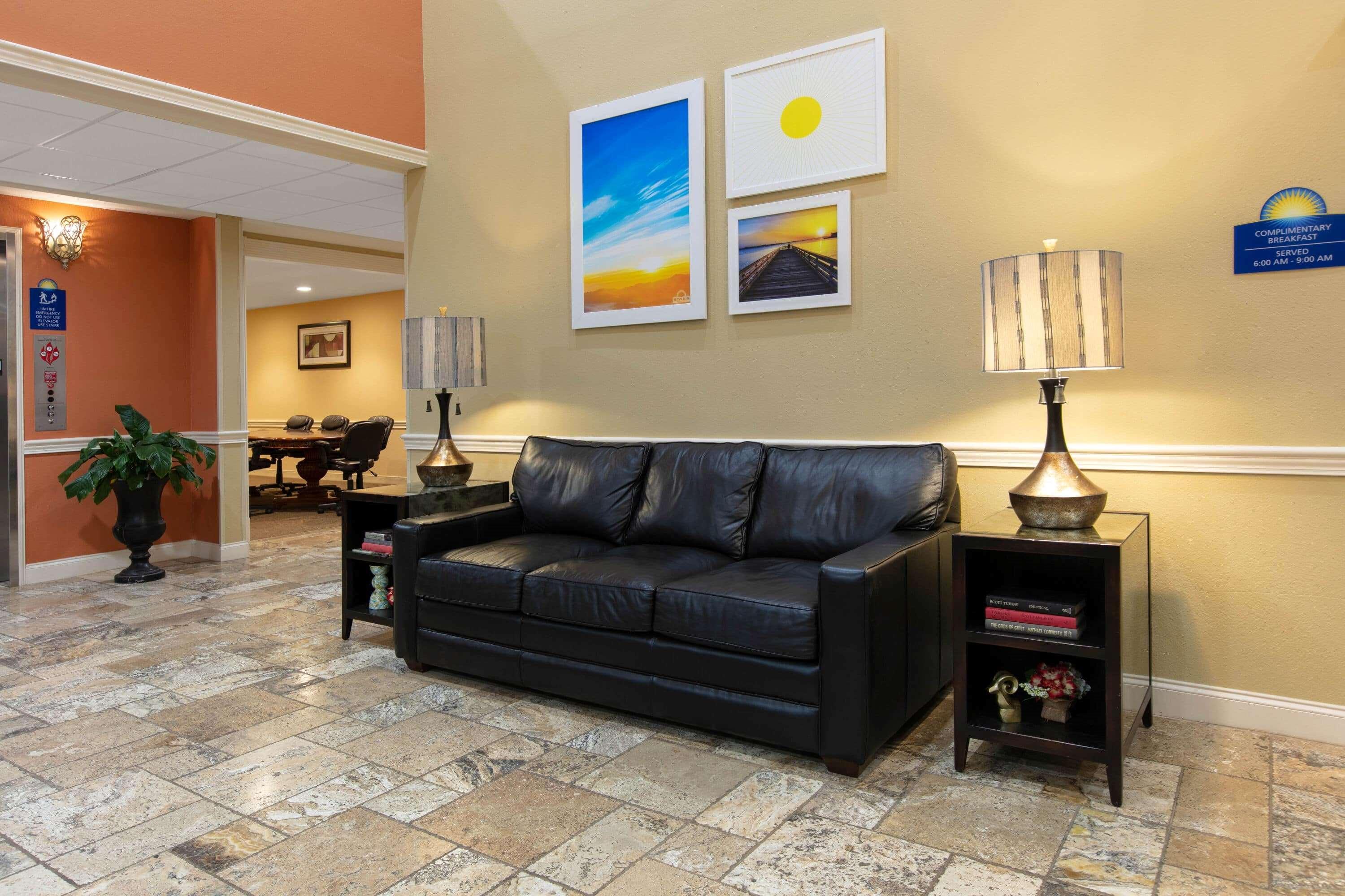 Days Inn & Suites By Wyndham Florence/Jackson Area Bagian luar foto